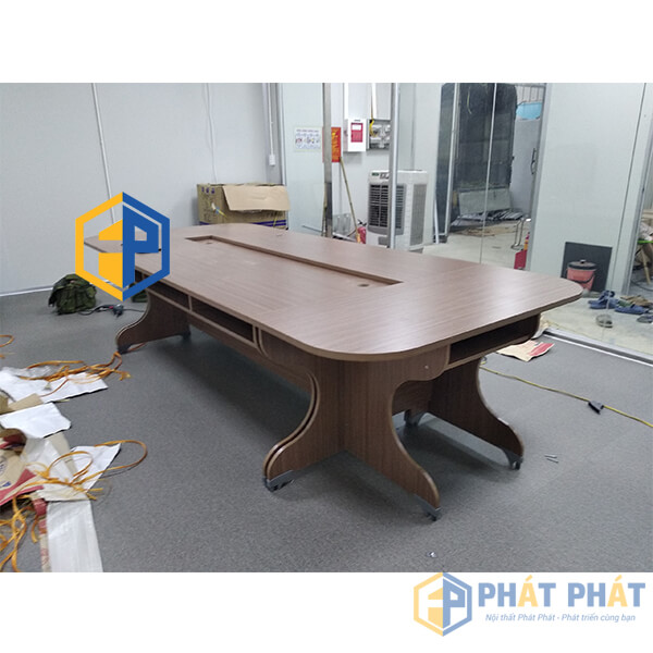 Bàn Họp Lớn Văn Phòng 2m8 BHV08
